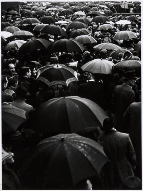 Wolfgang Suschitzky, Trafalgar Square, London, 1942