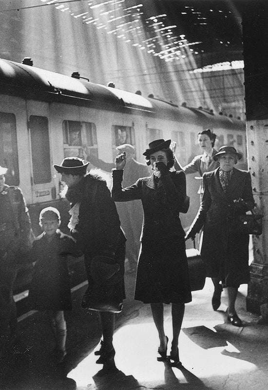 Bert Hardy, Wartime Terminus, Paddington Station, 1942