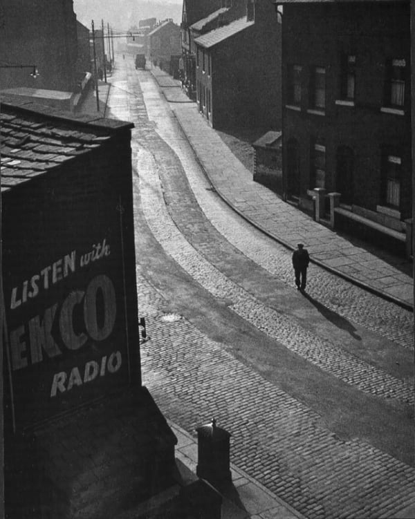 Wolfgang Suschitzky, Sunday Morning, Oldham, 1946