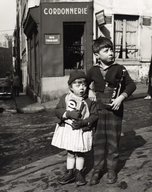 Dorothy Bohm, Rue Tholozé, Paris, 1954