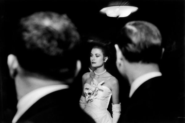 Elliott Erwitt, New York City (Grace Kelly), 1956