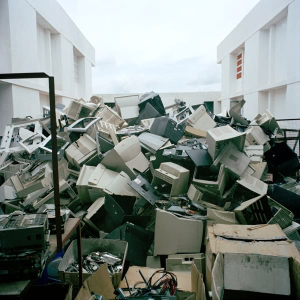 Sophie Gerrard, Mixed Computer Scrap, Bangalore, India, 2006