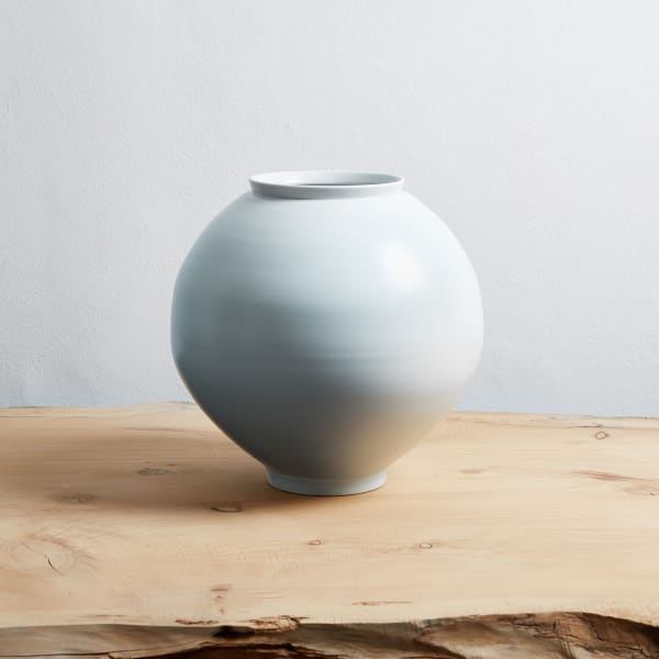 Kim Yikyung, Moon Jar , 2018