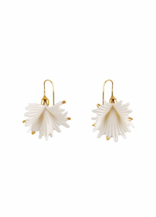 LLADRÓ, Actinia Short Earrings. White and Golden luster