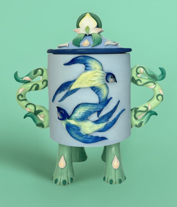 Hannah Lim, Circling Swallows Snuff Bottle, 2025