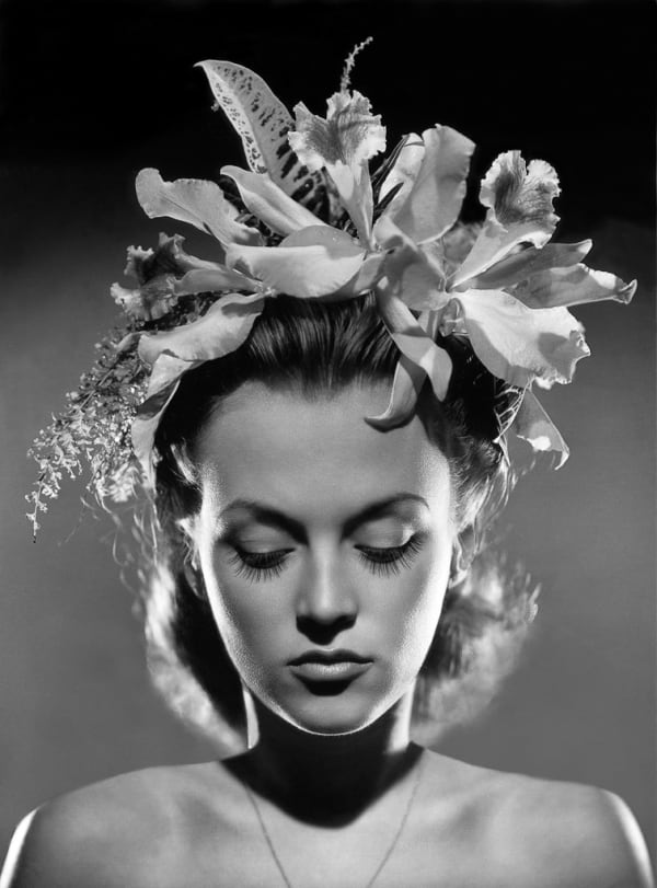 Annemarie Heinrich, Ursula Heinrich com orquídeas / Ursula Heinrich with orchids, 1943