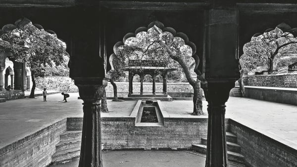 William Dalrymple, Jharna, Near Hauz‐i‐Shamsi, Mehrauli, Delhi