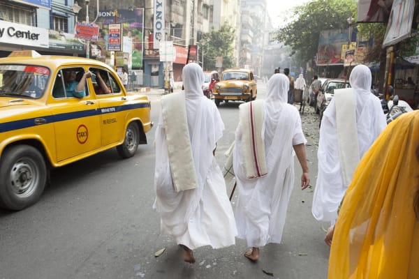 Briana Blasko, Swetamber Jain nuns, walking to a morning discourse Kolkata, 2015