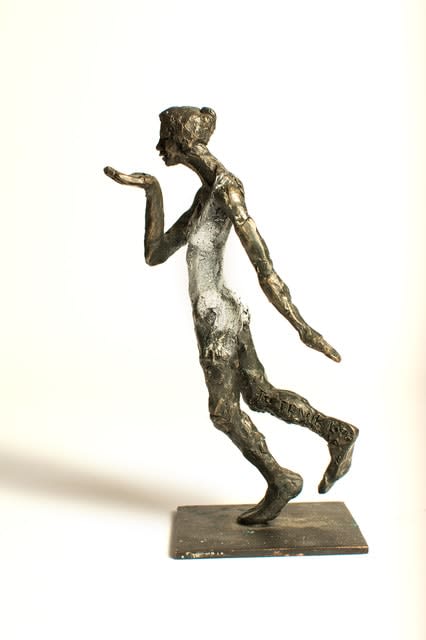 Olivia Ferrier, Kiss