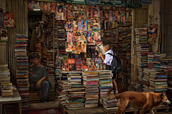 Charit Pusiri Magazine (แผงหนังสือ), 2020 Pigment Print 70 x 105 cm 27 1/2 x 41 3/8 in 2/5