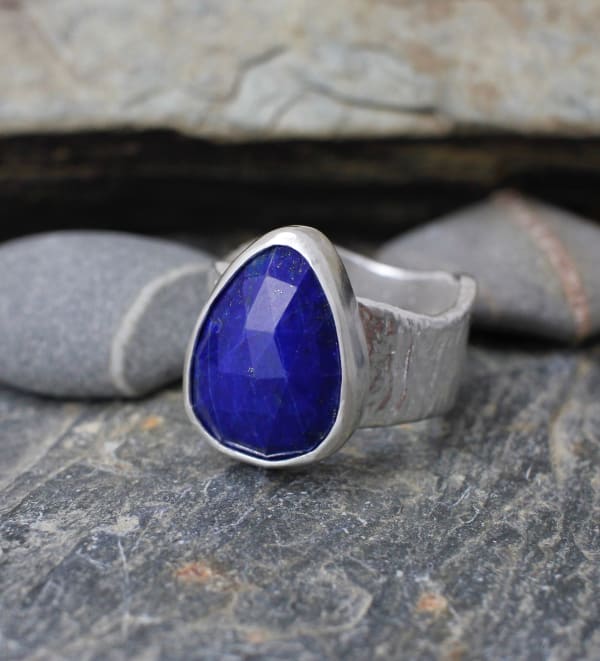 Marsha Drew, Lapis Lazuli on Textured Band