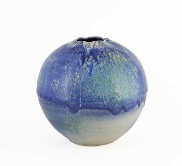 Round Waterfall Vase