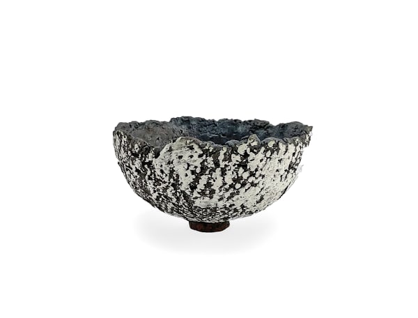 Black/ White 'Gem' Dish 1 (Black Foot)