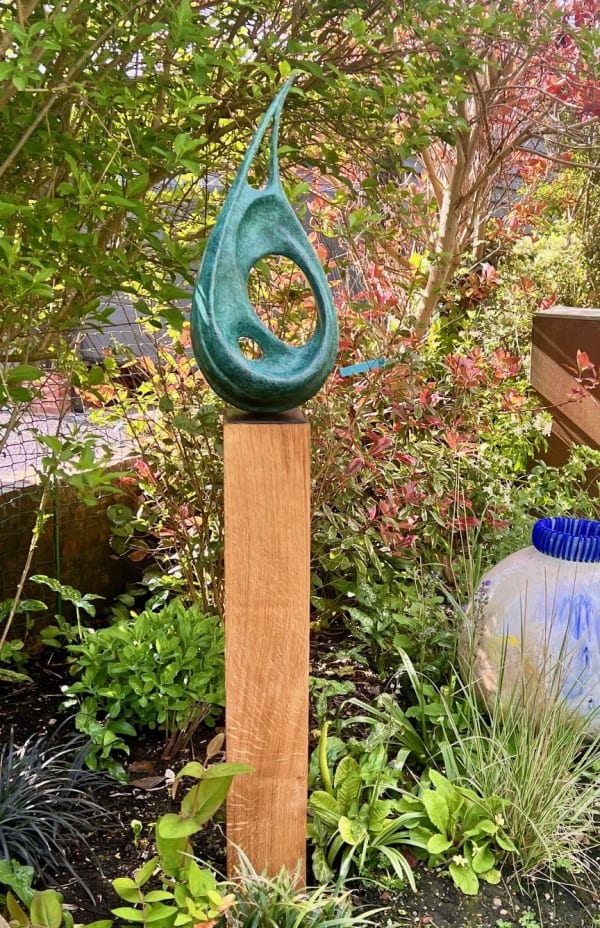 Lucy Lutyens FREEDOM Bronze 23 5/8 x 9 7/8 x 7 1/8 in 60 x 25 x 18 cm 2/9