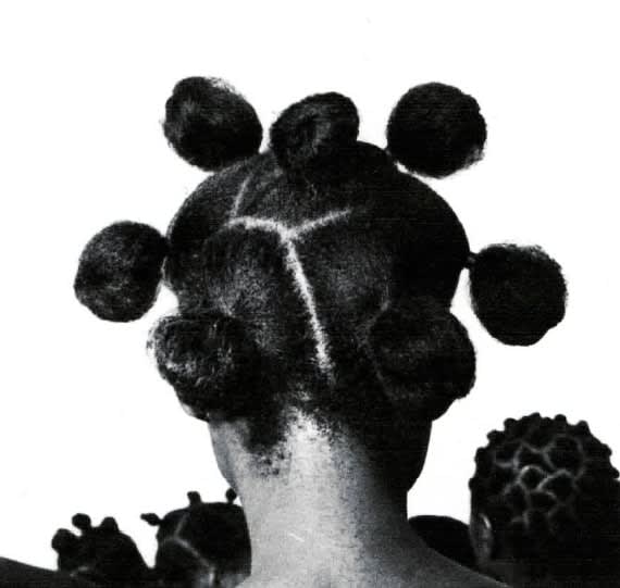 J.D.' Okhai Ojeikere, Mkpuk Eba, 1974