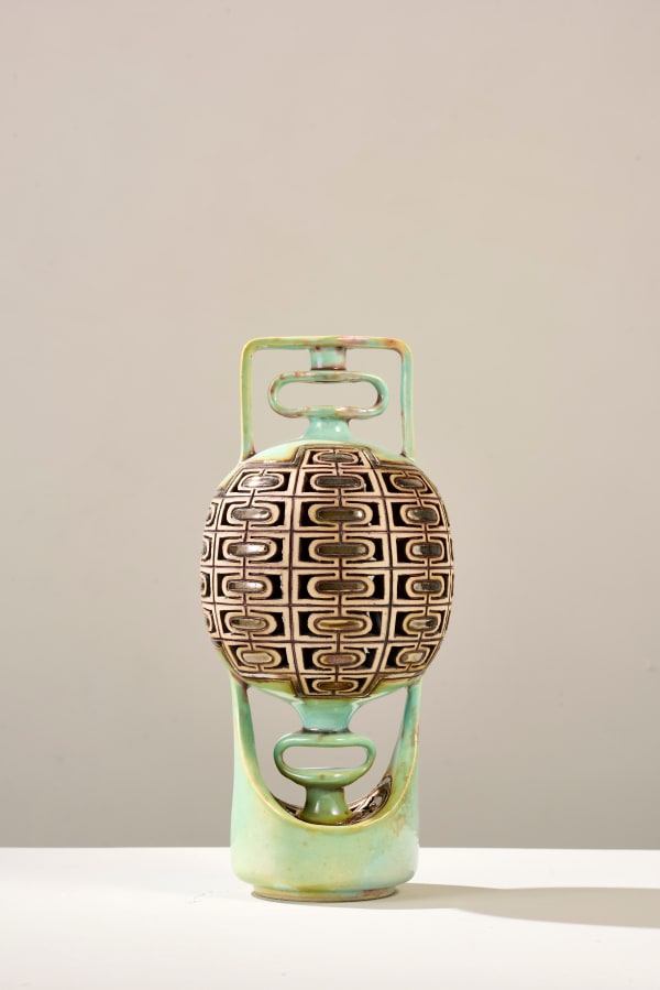 Floating Vase - Cartouche