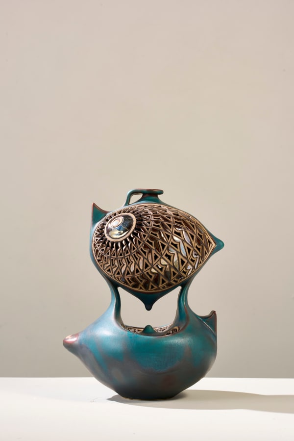 Floating Vase - Queens Gem