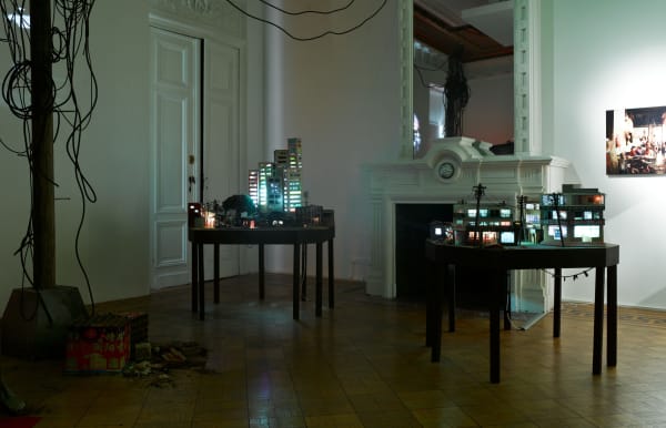 Tracey Snelling - Everything is everything : exhibition view / Aeroplastics, Rue Blanche str., 2013