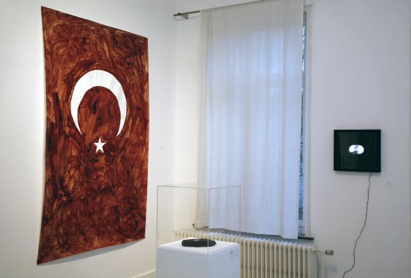 'Power to the People': exhibition view Aeroplastics @ Rue Blanche Str., Brussels, 2008-2009. Ph: Vincent Everarts