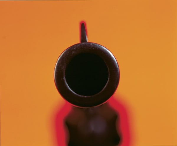Andres Serrano, Colt D.A. 45, 1992, Cibachrome, 124 x 150 cm Courtesy of 20.21 Galerie Edition Kunsthandel GmbH, Essen