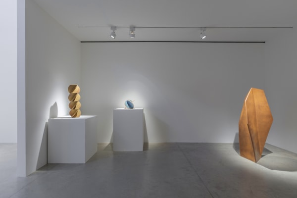 John Mason: Sculpture. Installation View. November 30, 2017 - January 13, 2018. albertz benda, New York.