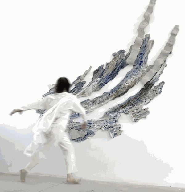 Brie Ruais with Traveling with the Wind, East, 130lbs (2024). Photo courtesy of Albertz Benda, New York.