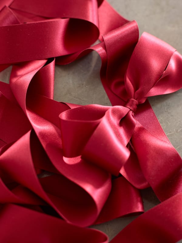 Zarouhie Abdalian Knot (detail), 2014 Silk 32 1/8 x 32 1/8 in (Approximately) 81.3 x 81.3 cm