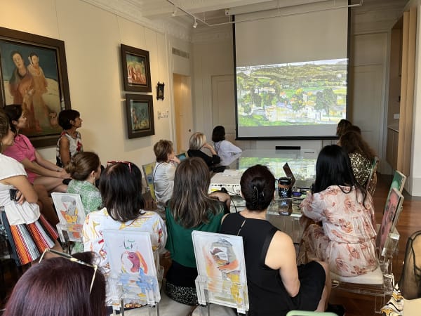 來賓透過視頻了解傅老師創作歷程 The guests learned about Mr. Fu's creative journey through the video