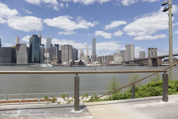 Slinkachu Skyscraping context shot