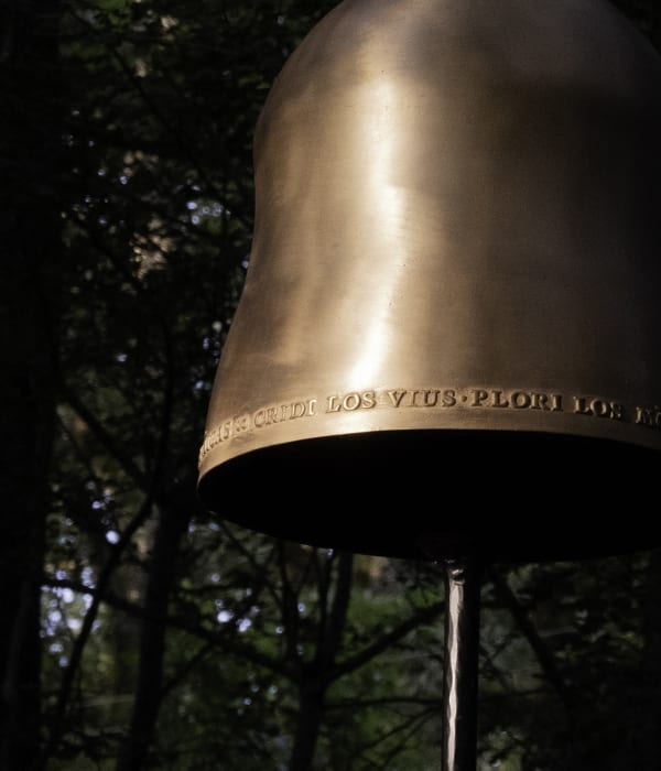 Sabine Mirlesse Detail view, Ofrenda, the bell Aïga, bronze bell with iron and steel clapper, Marais des Arques, Lot, France.