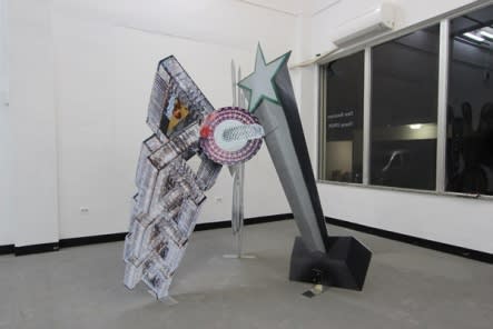 New Structure 7 Star And Spoon 2015 190 H X150X150Cm