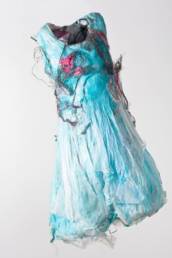 Minu Ghedina Lost III, 2008, Höhe ca. 100 cm, Mischtechnik, Seidenpapier, Draht