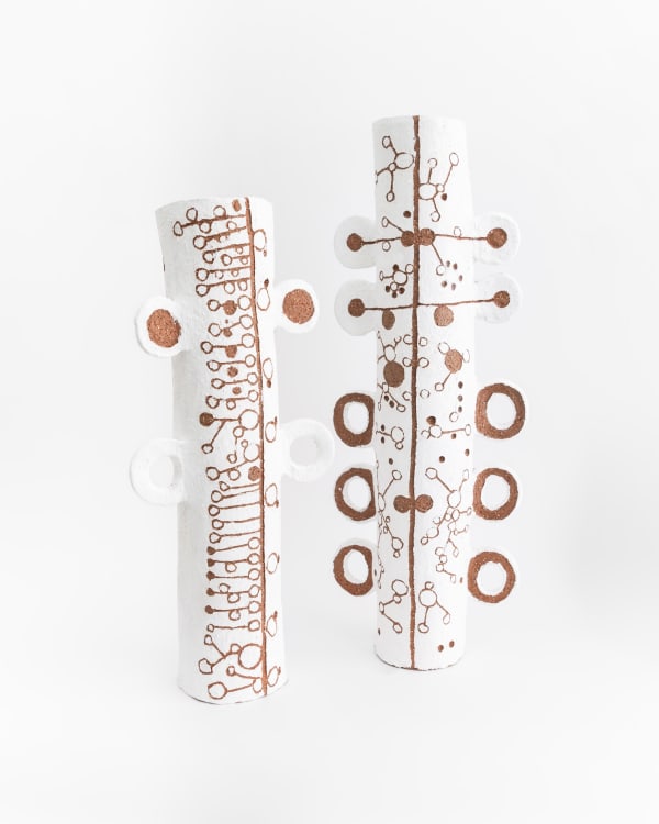 Naomi Hobson, Wiimmu: Red Ant, terracotta, white slip, sgraffito technique, 49.5 x 19 x 9 cm