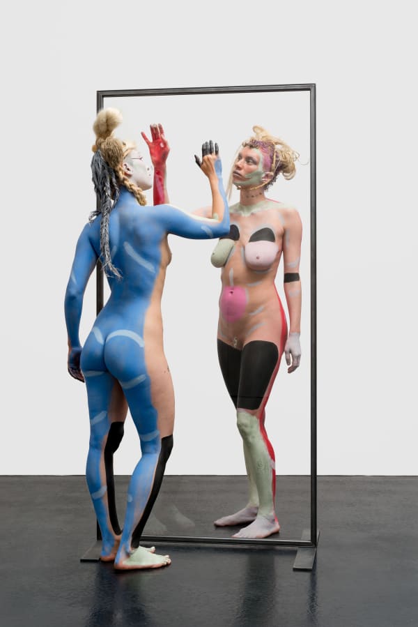Performance view of Donna Huanca's exhibition "MUSCLE MEMORY" at Peres Projects, Berlin (2015)