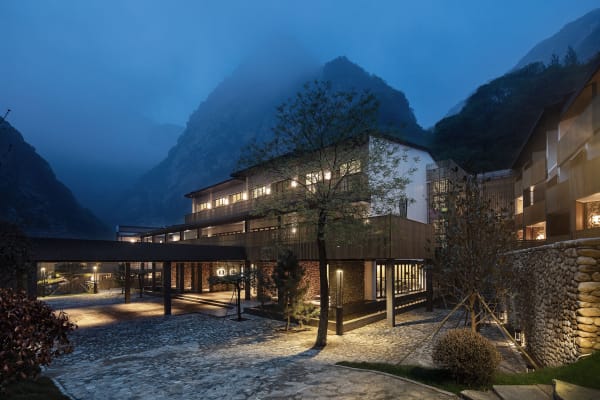 Stonegate Hotel of Little Hua Mountain / Mainland China, Xi'an Benni Space Design Co., Ltd. / Mainland China