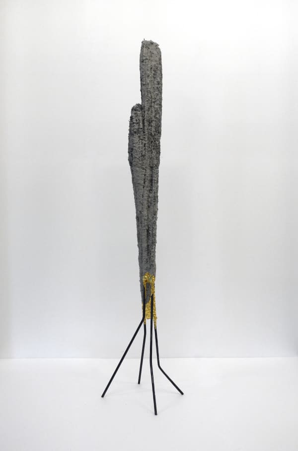 Lucas Simões, It took root at my coming / É crua a vida. Alça tripa e metal, 2018