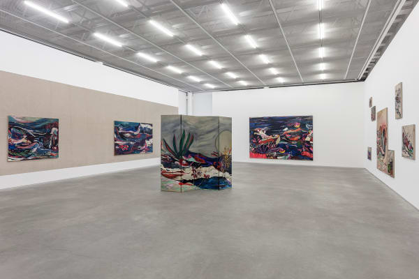 FERNANDA GALVÃO: AS COLINAS MURMURAVAM E SONHAVAM EM CAIR NO MAR . CURADORIA DE LUANA FORTES CASA TRIÂNGULO, SÃO PAULO, BRASIL