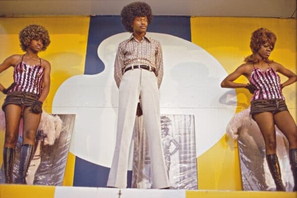 “Gay New Orleans Bally Call, Brockton, Massachusetts” (June 1972), part of Susan Meiselas’s “Carnival Strippers” series on view through April 24 at Higher Pictures Generation, a gallery in Dumbo, Brooklyn. Photo: Susan Meiselas / Magnum Photos; Higher Pictures Generation