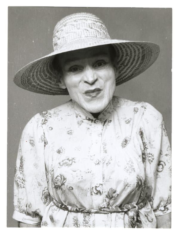 2000 4 x 3 1/8 in. (10 x 8 cm) (TzM 1)