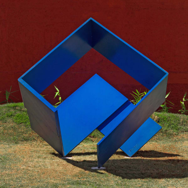 Franz Weissmann, Cubo em cantoneiras azul, 1978-2011