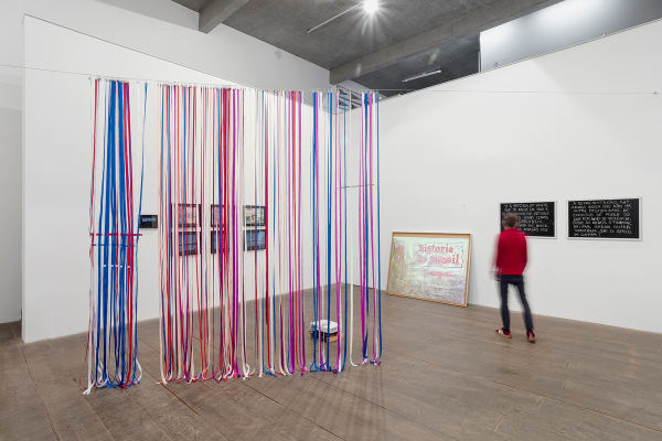 Mabe Bethônico, Aulas de Outro Mundo, 2022. Galeria Marilia Razuk. Foto Filipe Berndt