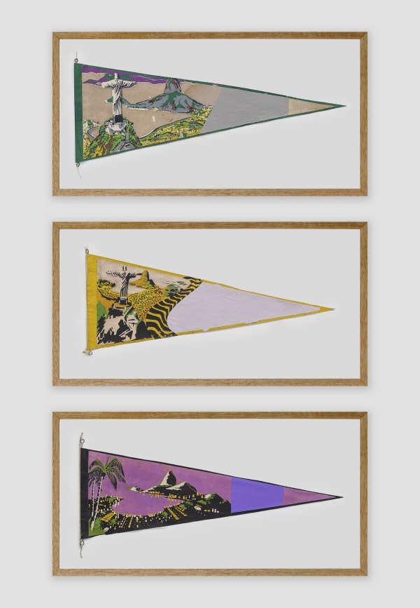 BRUNO FARIA Lembranças de Paisagem I Rio de Janeiro, 2020 Pintura e serigrafia sobre tecido, Tríptico 102 x 61,5 cm