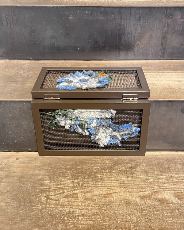 Débora Bolzsoni, Degrau bordado, 2024