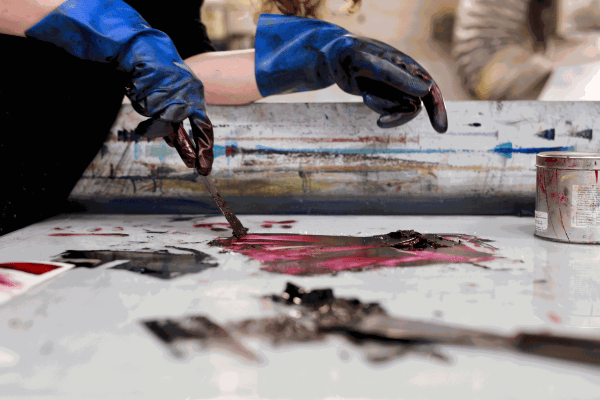 EXPANDED PRACTICE These three-day or four-day courses provide a further opportunity to develop your skills across a wide variety of printmaking techniques. These are suitable for beginners as well as those who are looking to refresh their knowledge. We also run specialist courses in the summer, which dive into specific themes or techniques in more detail.