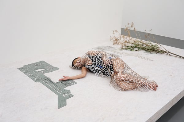 A fascinating awkwardness: on Jennifer Tee’s exhibition Still Shifting, Mother Field