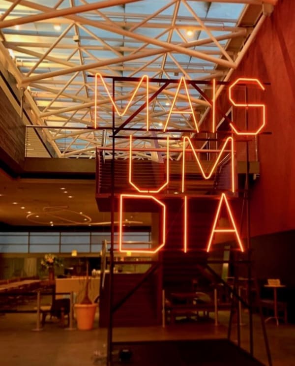 Regina Parra, Mais um dia (Another Day), 2019