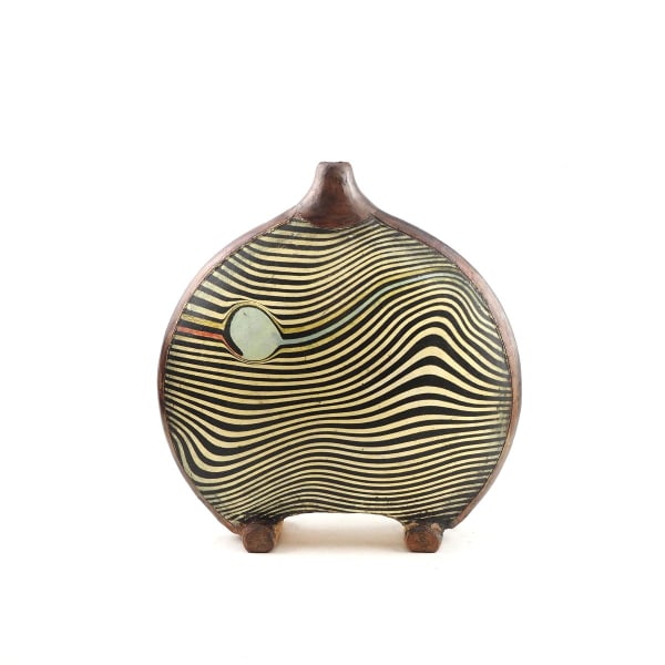 John Bedding, Liquid Lines 4, ceramic, 27 x 27 cm, 2025