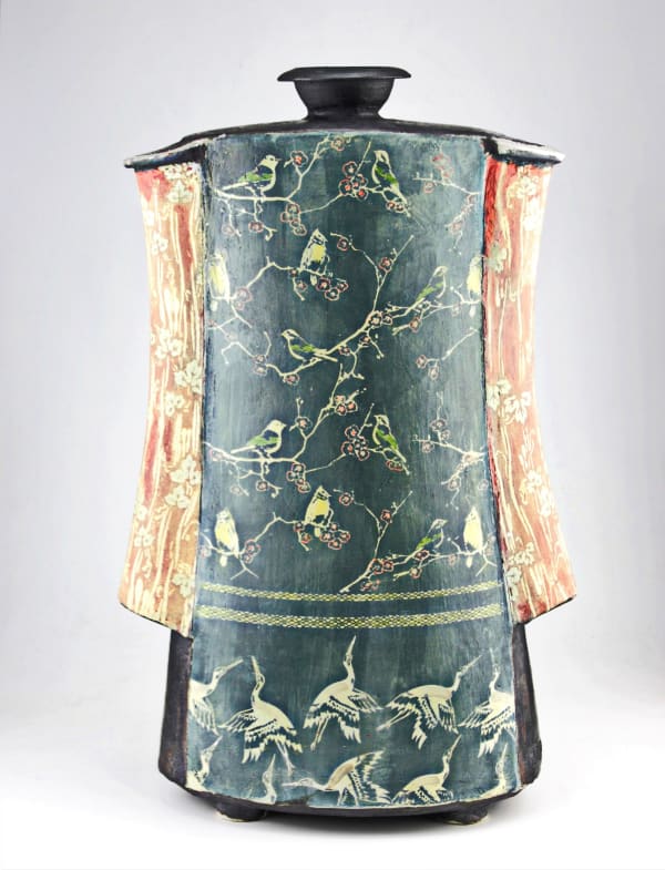 John Bedding, Geisha, Mineko, ceramic, 50x 34 x 14 cm, 2023