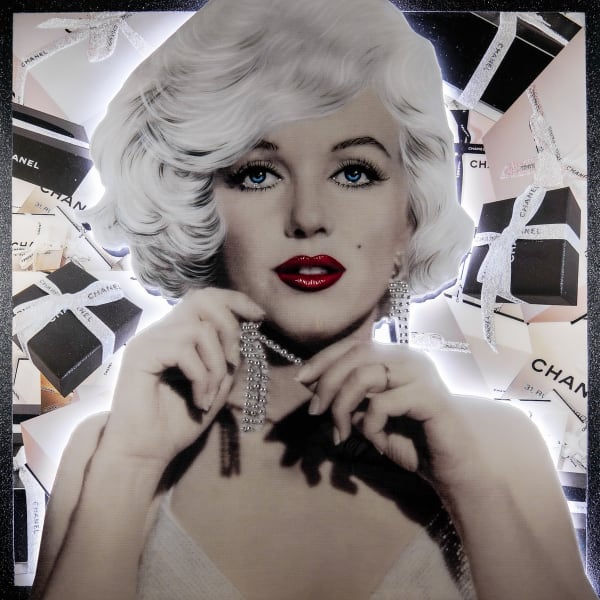 Marilyn Chanel Boxes Cut Out With Neon 5949 60X60