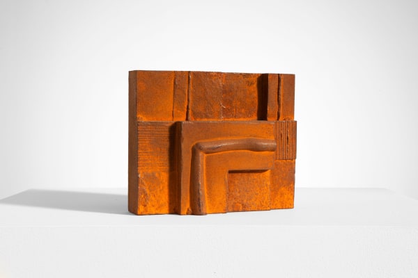 Jeff Lowe Taking Shape No.6, 2013 cast iron 21.5 x 7 x 17 cm